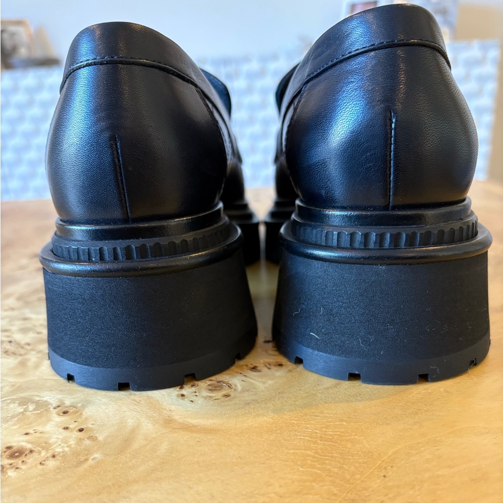 CHANEL Navy Leather Loafers. - Picture 8 of 10